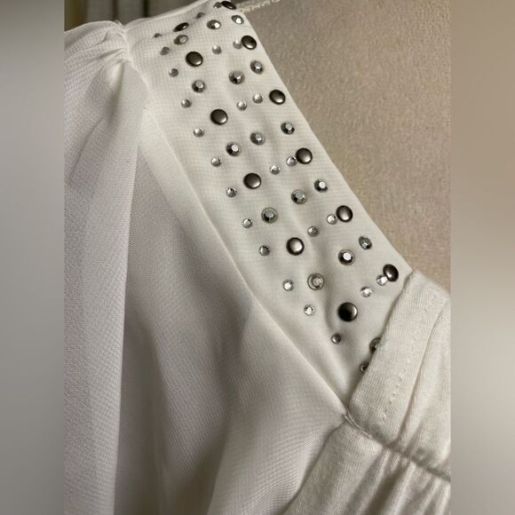AGB White Blouse w/Sheer Flutter Sleeves & Silver Bejeweled Neckline (Size: Med) - Picture 7 of 12